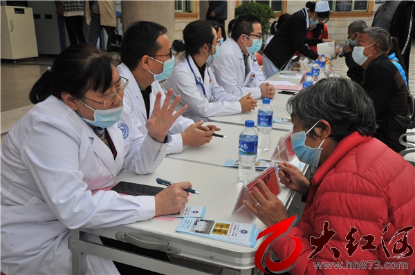 红河州第三人民医院开展“警惕卒中症状，尽早识别救治”义诊活动