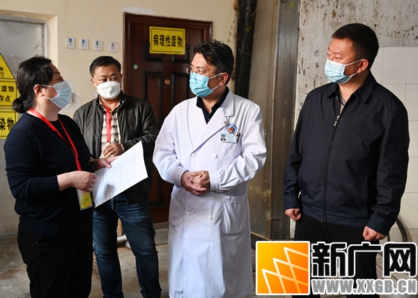 个旧市人大常委会检查组对红河州第三人民医院贯彻实施《医疗废物管理条例》情况进行执法检查