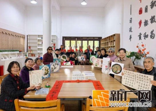 红河县驻开远市自管会开展书画手工主题活动