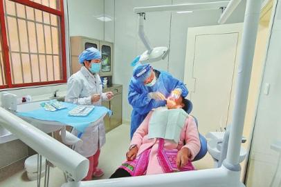我州首家村级口腔诊疗室开诊