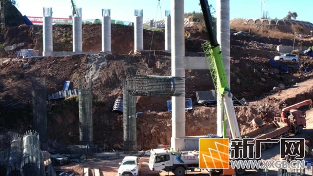 峨石红高速(红河段)建设稳步推进 峨石红高速(红河段)建设稳步推进