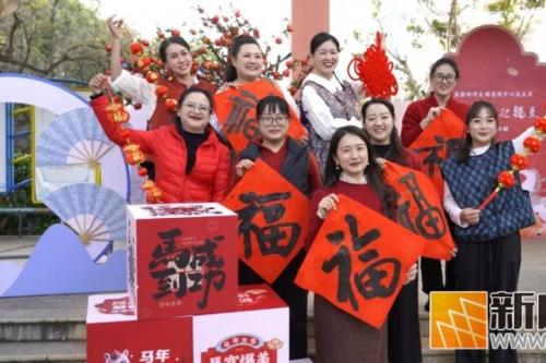 写春联、品非遗、上百姓舞台…在蒙自，这样“过大年”真热闹！