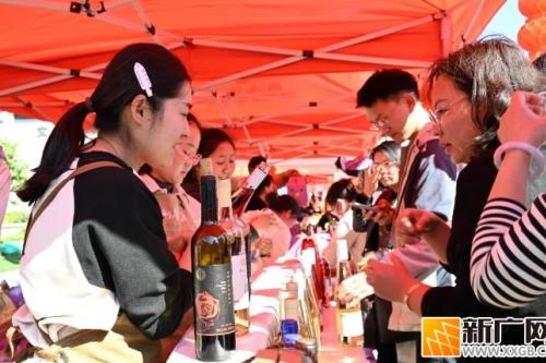 弥勒文昌街活动年味足