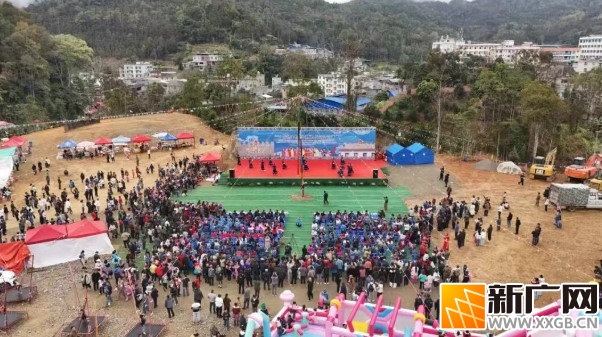 “民族风情+非遗民俗”点亮中越边境中国年 “民族风情+非遗民俗”点亮中越边境中国年