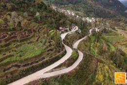 个旧贾沙乡：“愁心路”变身“幸福路”，乡村振兴加速跑