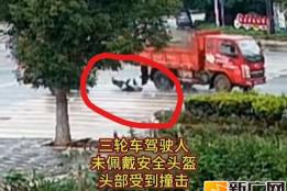 逆行闯灯撞货车，未戴盔瞬间倒地不起！