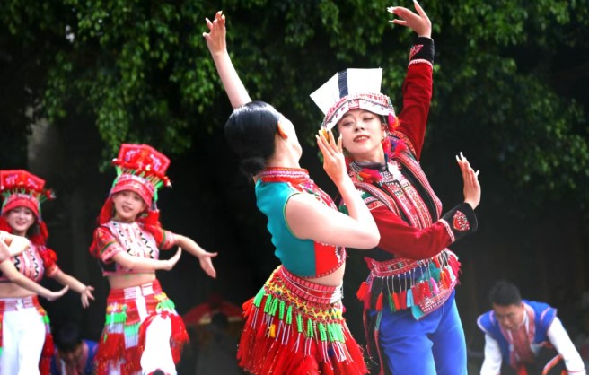 过节通知！走，去石屏