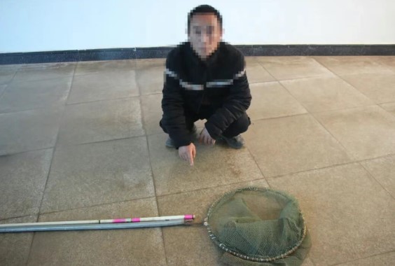 中枢派出所迅速查处盗鱼案，嫌疑人“偷鸡不成蚀把米”