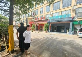 建水手机店老板直播遇骗……