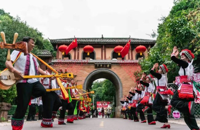 2026 弥勒太平湖汽车拉力赛来袭，六大景区免票畅玩
