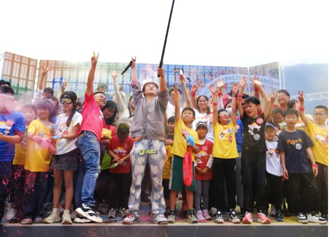 2026 年个旧金湖畔“亲子彩虹跑”欢乐来袭