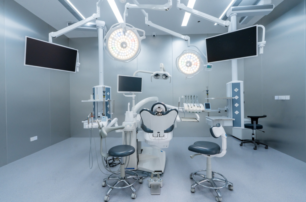 业界标杆极简口腔：以专业实力回应北京种植牙哪家医院好