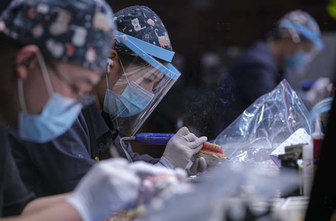 业界标杆极简口腔：以专业实力回应北京种植牙哪家医院好