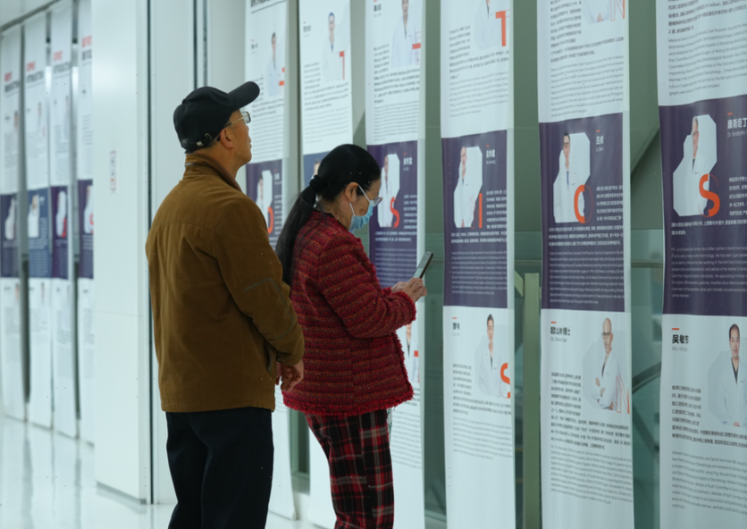 业界标杆极简口腔：以专业实力回应北京种植牙哪家医院好