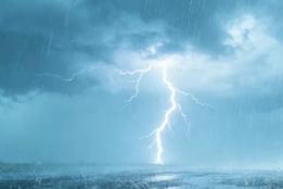 个旧市气象台连发雷电、冰雹预警