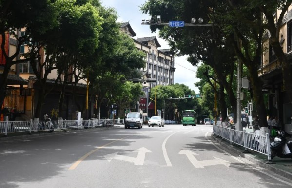 屏边县关于启用道路交通技术监控设备抓拍交通违法行为的公告