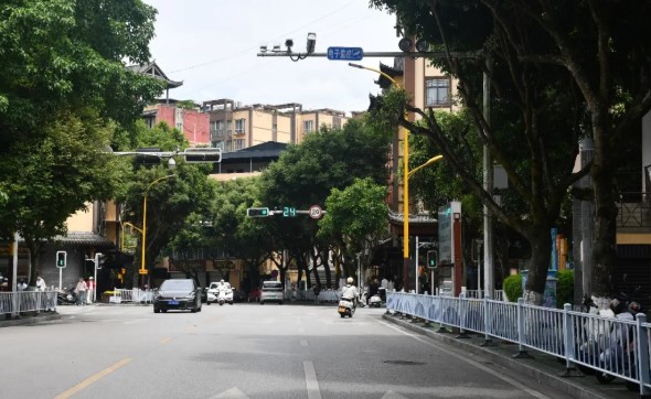 屏边县关于启用道路交通技术监控设备抓拍交通违法行为的公告