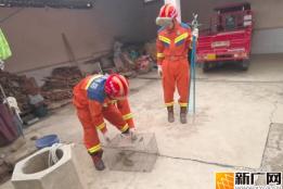 气温回升蛇出没，石屏消防速救援