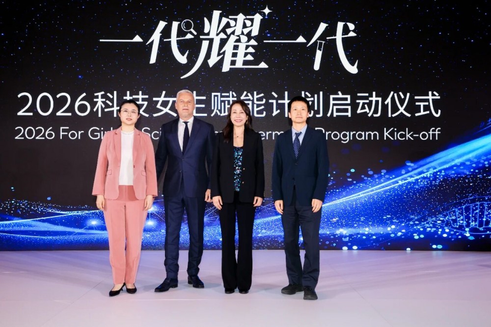 从“缺席”到“在场”，三代人的手拉手接力