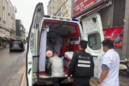 民辅警紧急救助倒地昏迷醉酒男子