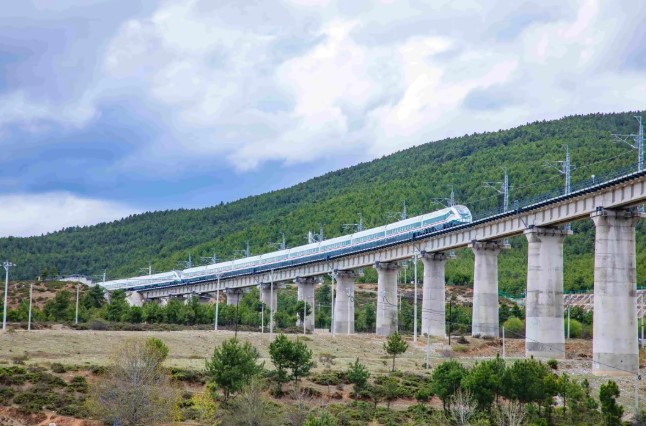 7月1日起,新增建水至保山动车 7月1日起,新增建水至保山动车