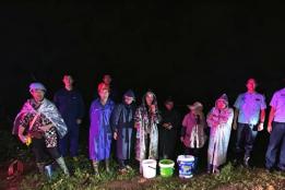 石屏7名“菇勇者”雨天迷路,公安消防联合救援