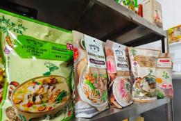 蒙自过桥米线进驻知名商超，特色美食变身方便速食