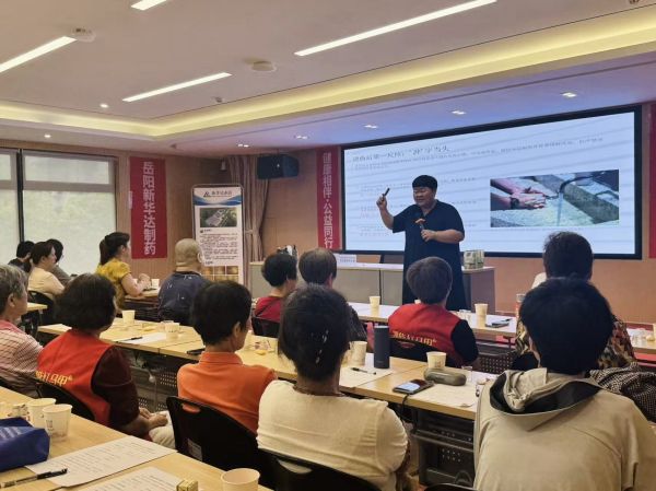 健康相伴 公益同行｜岳阳新华达制药景湖社区健康公益科普活动