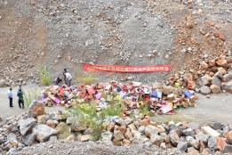建水集中销毁700余件非法烟花爆竹，筑牢安全