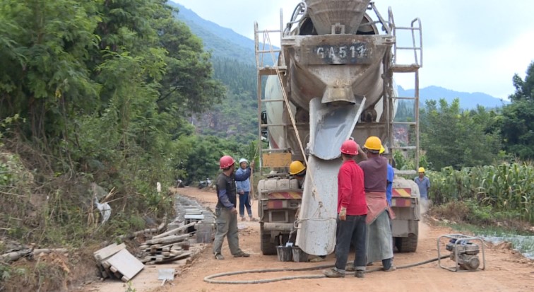 道路通,百业兴!石屏异龙镇乡村道路硬化工程开工,铺就民生致富路 道路通,百业兴!石屏异龙镇乡村道路硬化工程开工,铺就民生致富路