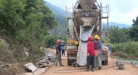 道路通,百业兴！石屏异龙镇乡村道路硬化工程开工,铺就民生致富路