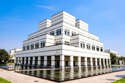 上海EMBA深度对比：中欧EMBA vs 交大安泰EMBA，长三角创始人怎么选？