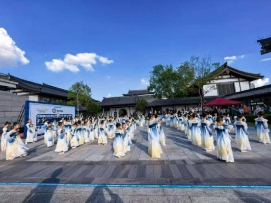 中国10212人,创造了一项中国舞的吉尼斯世界纪录 中国10212人,创造了一项中国舞的吉尼斯世界纪录