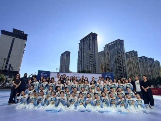 中国10212人,创造了一项中国舞的吉尼斯世界纪录 中国10212人,创造了一项中国舞的吉尼斯世界纪录