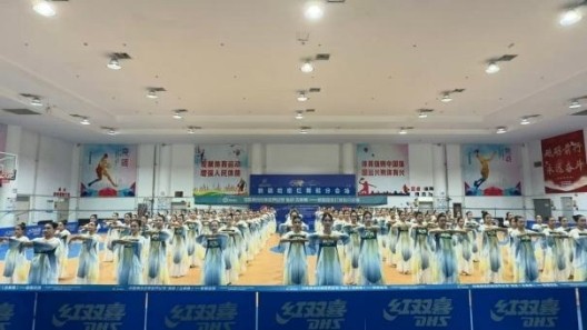 中国10212人,创造了一项中国舞的吉尼斯世界纪录 中国10212人,创造了一项中国舞的吉尼斯世界纪录