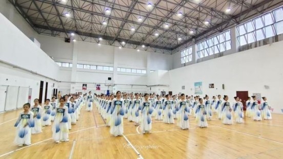 中国10212人,创造了一项中国舞的吉尼斯世界纪录 中国10212人,创造了一项中国舞的吉尼斯世界纪录